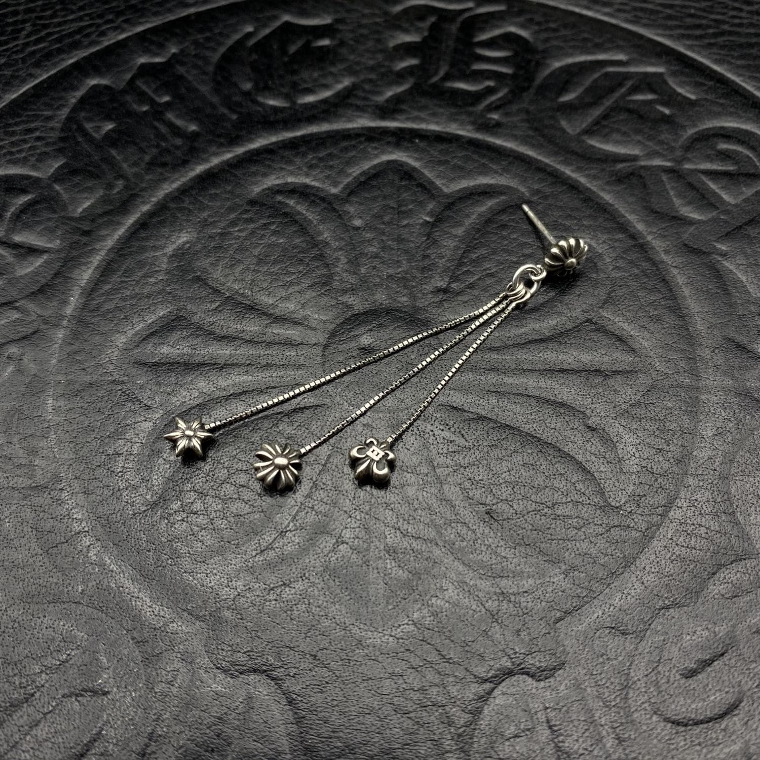 3-Element tassel earrings — view 1
