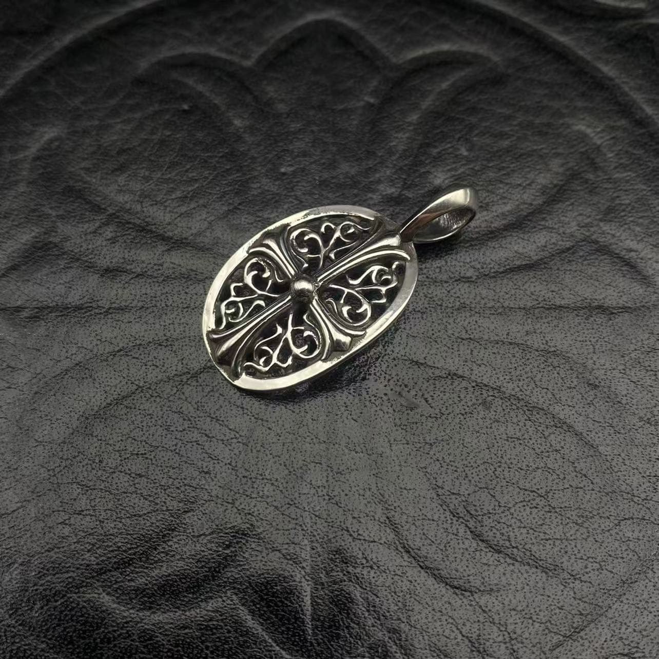 Tomb pendant — view 1