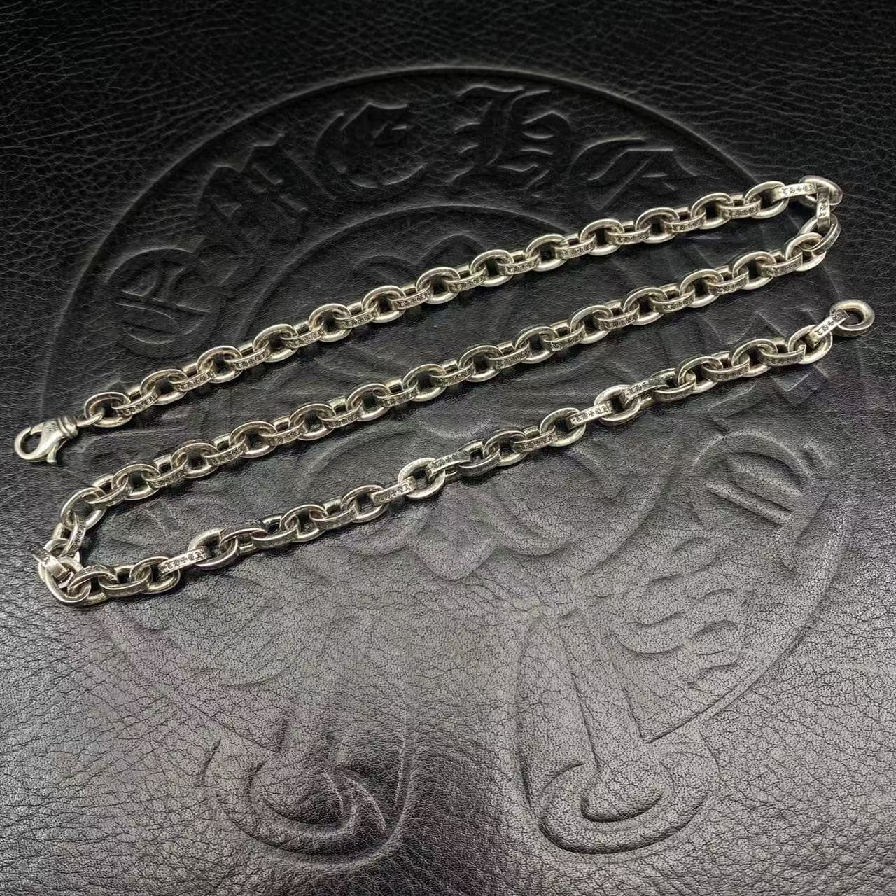 Bold engraved necklace — view 1