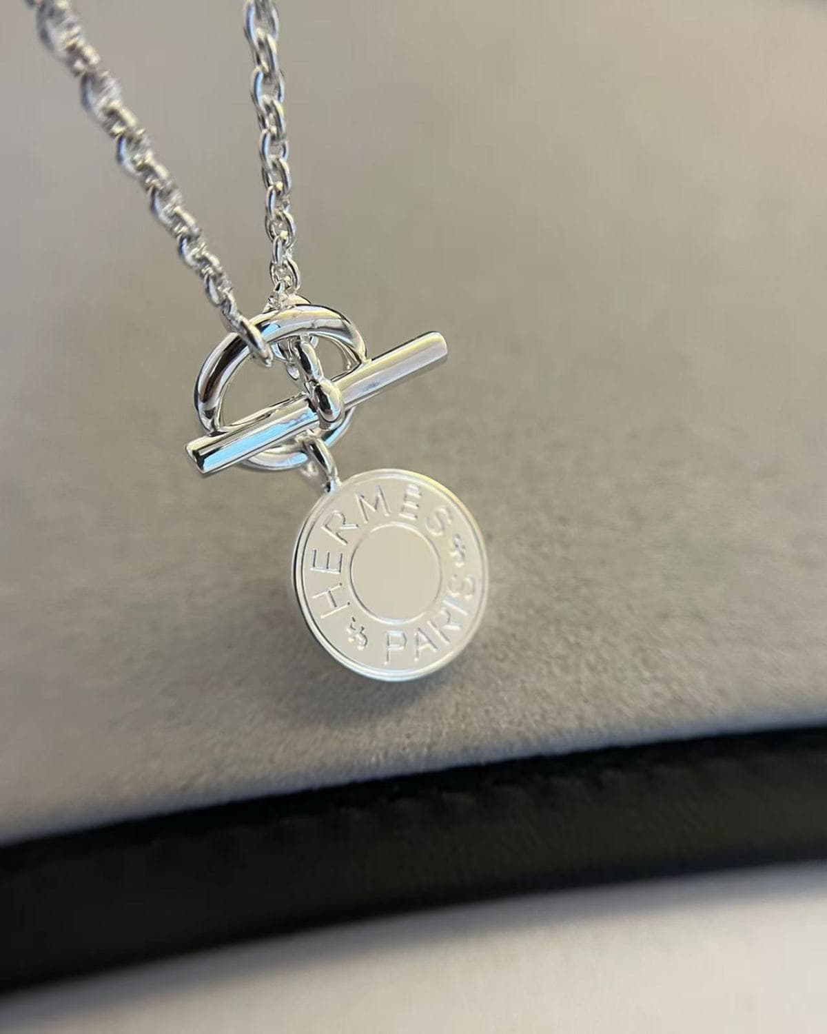 clou de selle necklace — view 1