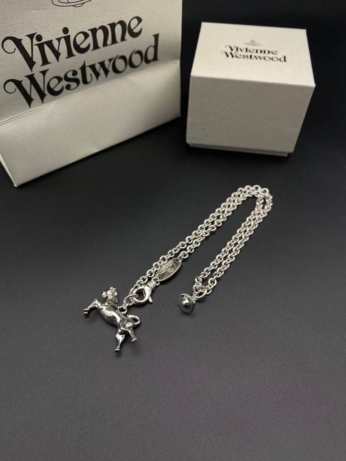 Pony necklace — view 1