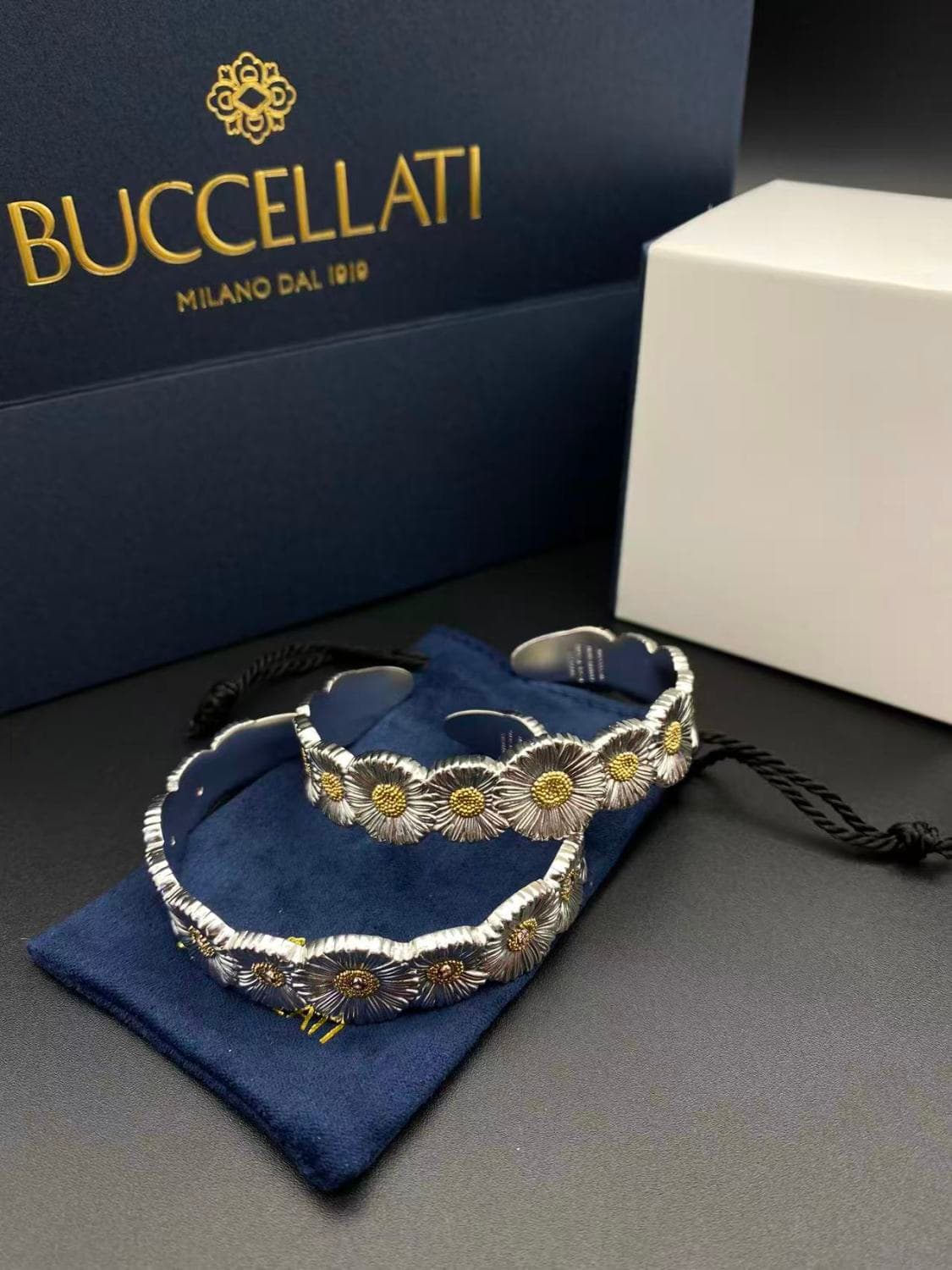 Daisy Bracelet — view 1